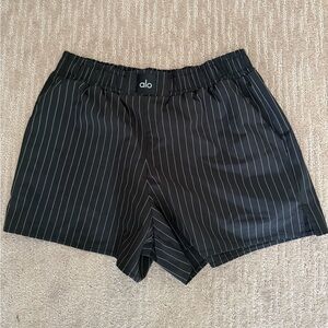 NWOT! ALO Yoga Pinstripe Daylight Boxer Shorts